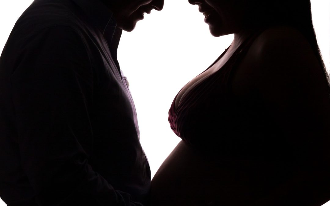 Estudio Fotográfico para Embarazadas en San Miguel: Captura la Esencia de tu Maternidad con un Toque Artístico