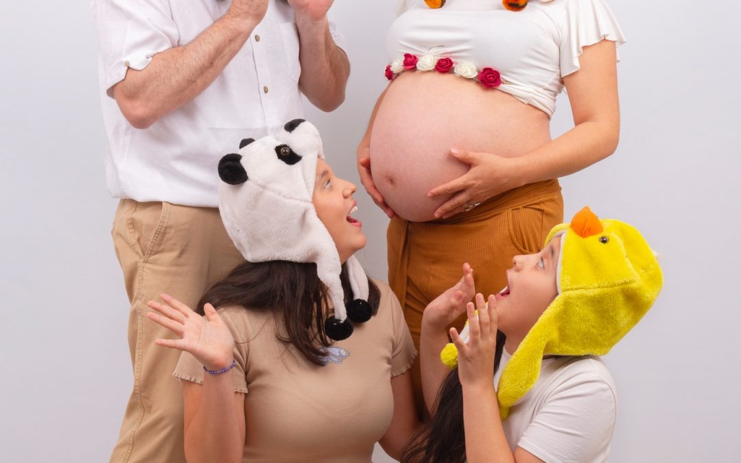 Fotografía de Maternidad: El Arte de Capturar la Esencia en un Estudio Profesional